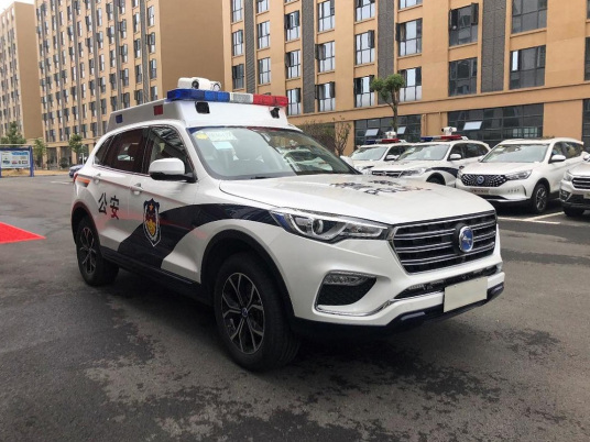 警车（公安司法机关公务车辆）