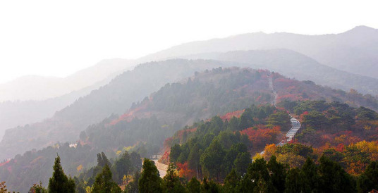 香山（山东省济南市境内国家AAAA级旅游景区）