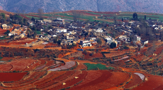 东川红土地风景区