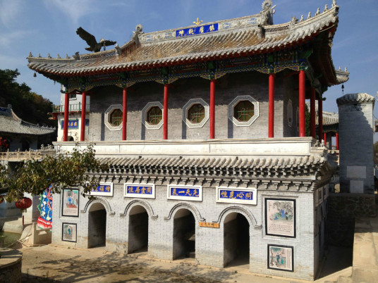 灵山寺（辽宁省葫芦岛市灵山寺）