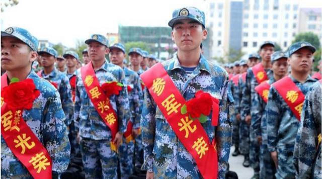 大学毕业当兵可以从学校走吗？