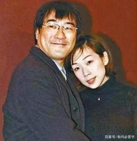 62岁李宗盛3婚妻子现身，新妻比他还小27岁，他们现状如何？