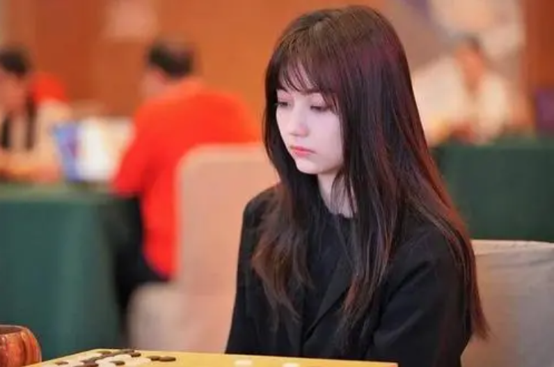 围棋少女讲的什么