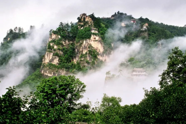 小时候看过一部叫《崆峒》的电视剧,有人知道么(不是什么血战崆峒), 他的主题曲,第一句叫做