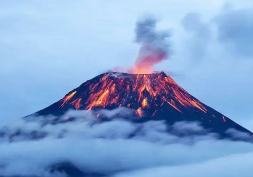 日本樱岛火山再次喷发，高度达2400米！当时的情况是怎样的？