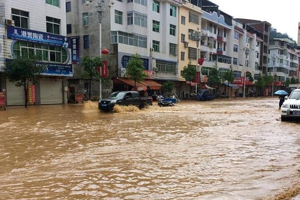 南方遭今年来最持久强降雨具体是怎么回事？