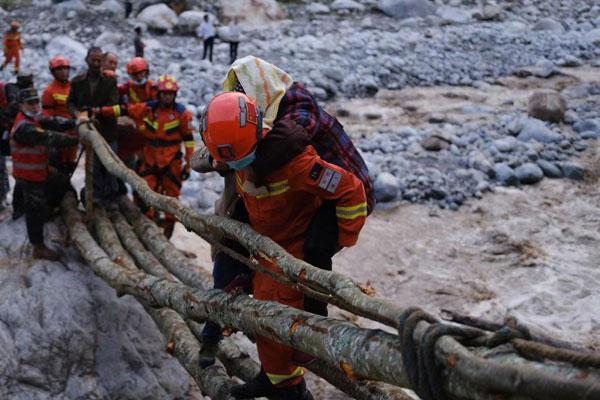 四川泸定地震已造成74人遇难，目前情况如何？救援有哪些难点？