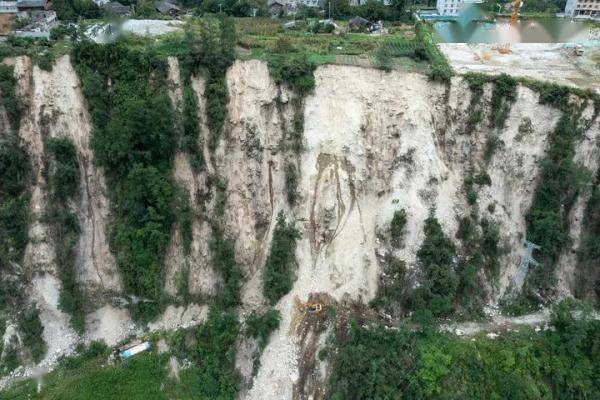 四川泸定地震已造成74人遇难，目前情况如何？救援有哪些难点？